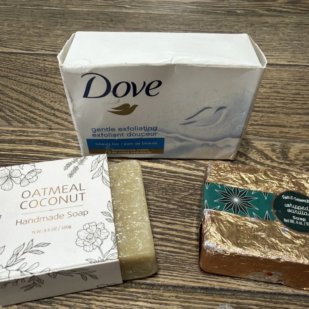 (5) Bars Of Soap Lot Assorted Brands Oatmeal Coconut Dove Whipper Vanilla